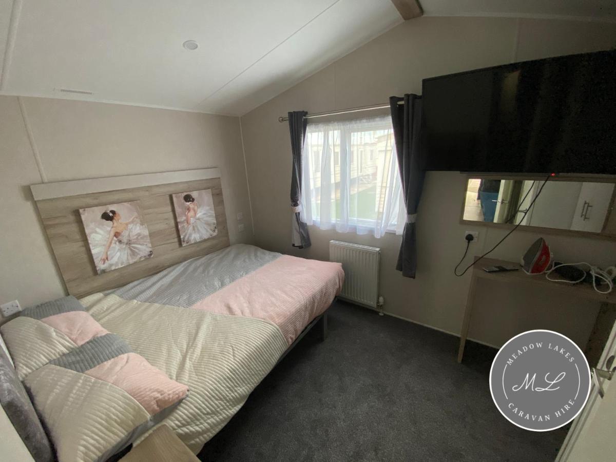 Meadow View 171 - Golden Palm - Central Heating, Wifi, Pet Friendly, Bed Linen - Meadow Lakes Caravan & Lodge Hire Chapel Saint Leonards Exterior photo